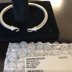 Re poshing because I’m a size small in David yurman and this is a medium.